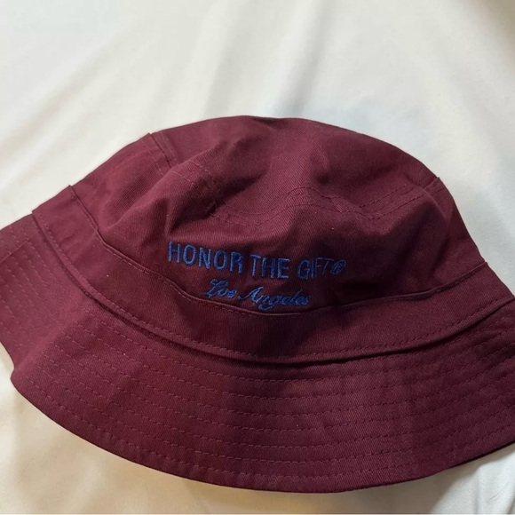 NWOT Unisex Honor The Gift Ruby Red Maroon Bucket Hat. One size - Picture 1 of 3